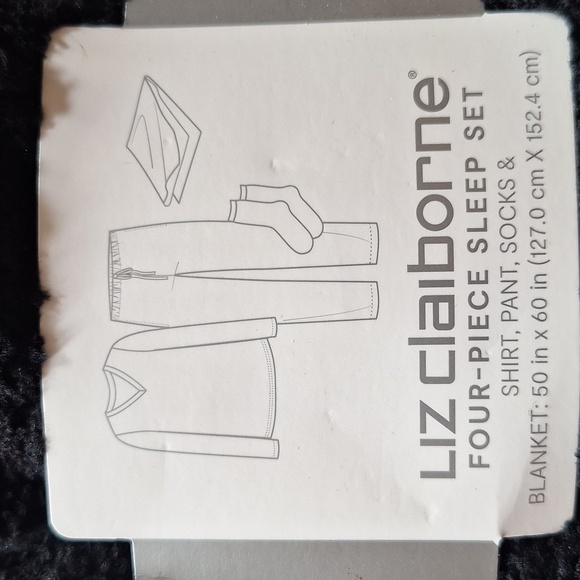 Liz Claiborne sleep set - Picture 3 of 3